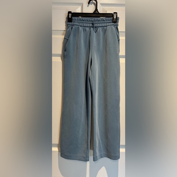 lululemon softstreme high rise straight leg cropped pant in utility blue size 2 - Picture 2 of 13